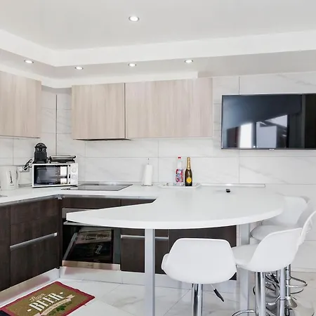 Apartamento Sara En Playa De Americas - Sara Vacation Apartment *